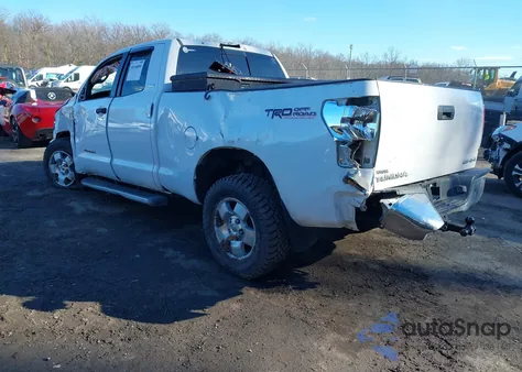2010 Toyota Tundra Grade 5.7L V8 z USA, uszkodzony, nr VIN 5TFUW5F11AX125613